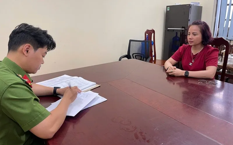 Hoang Thi Tinh tai co quan Cong an