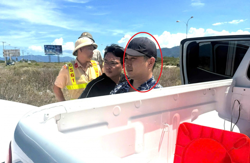 Một trong 2 đối tượng (khoanh tròn) bị bắt giữ vào ngày 26/5.