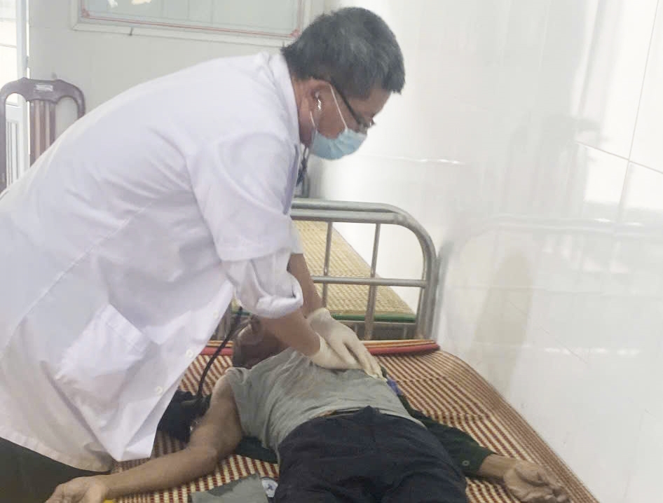 Nan nhan duoc cap cuu tai Trung tam Y te xa nhung khong qua khoi