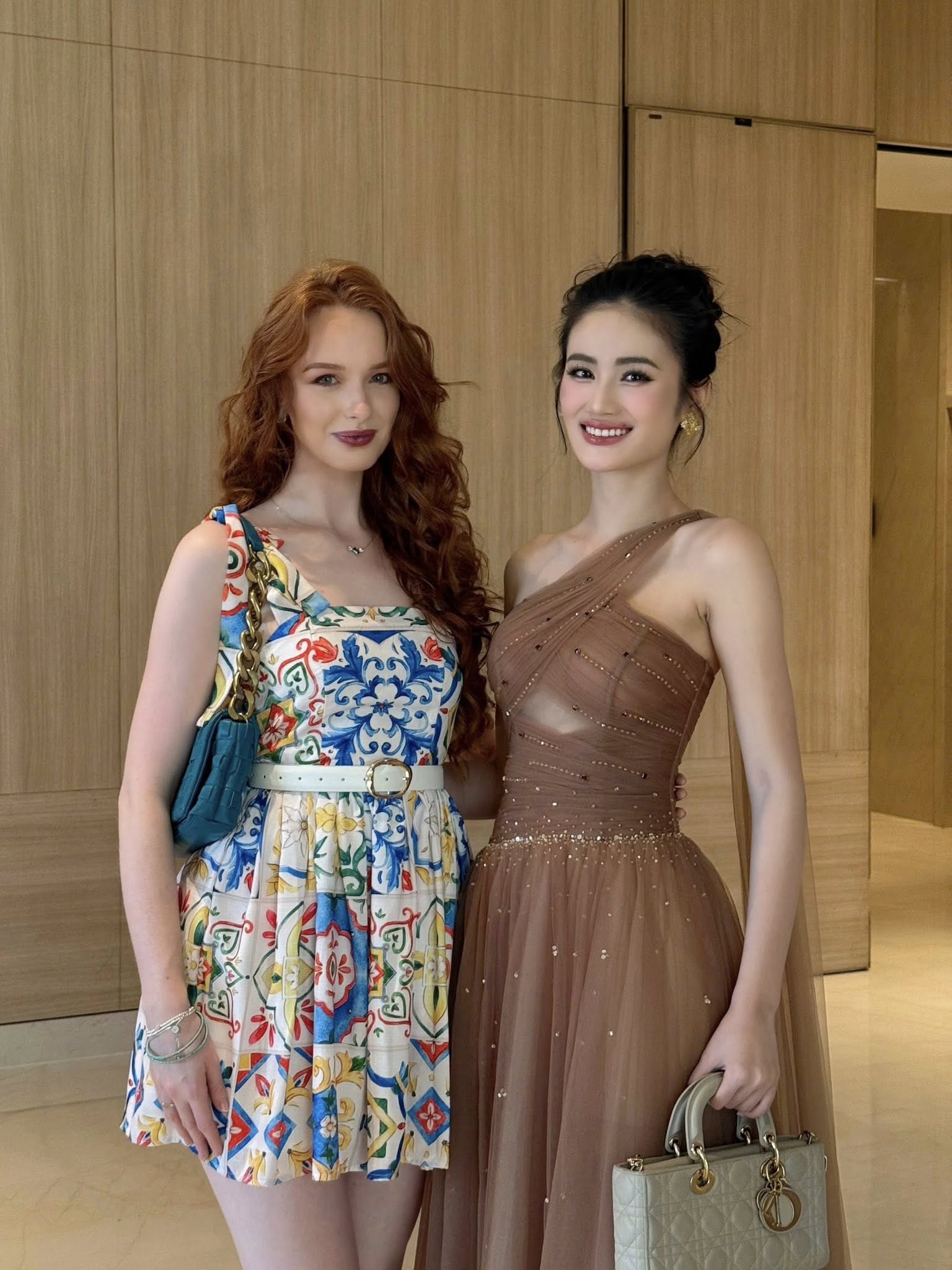 Hoa hậu Ý Nhi gây ấn tượng tại Miss World 2025, được dự đoán giành vương miện 3 Nàng hậu Việt nhận được nhiều lời khen vì visual ngọt ngào, sang chảnh khi đọ sắc cùng dàn mỹ nhân quốc tế
