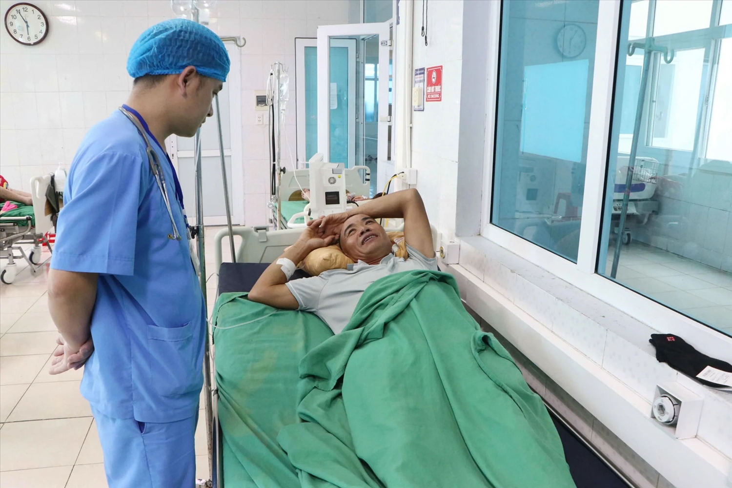 Người đàn ông ở Lai Châu bị ngộ độc do ăn nấm lạ 1 Người đàn ông ở Lai Châu bị ngộ độc do ăn nấm lạ sức khoẻ đã trở lại bình thường. Ảnh: Nguyễn Oanh.