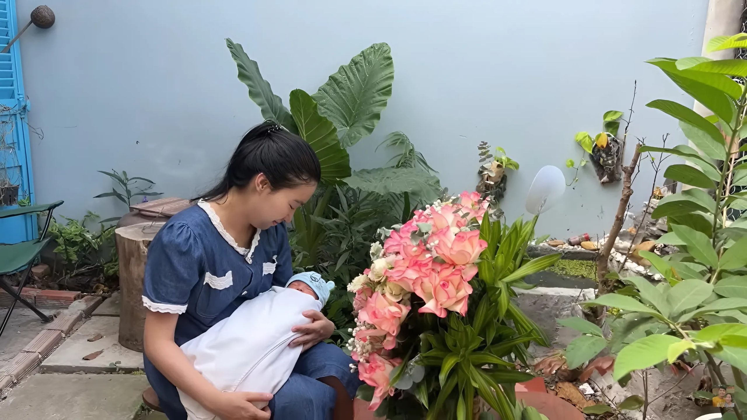 Diễn viên Tiết Cương lần đầu lên chức bố ở tuổi 52, xúc động đón con trai đầu lòng 2 Nhiều khán giả gửi lời chúc mừng đến vợ chồng Tiết Cương.