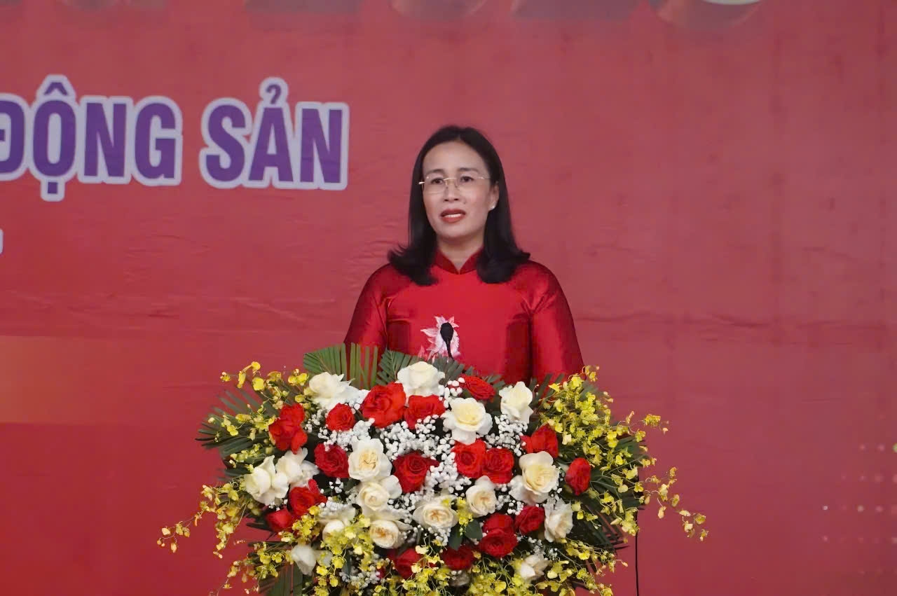 Phó Chủ tịch UBND TP. Đà Nẵng Nguyễn Thị Anh Thi phát biểu tại Triển lãm. Ảnh:TL