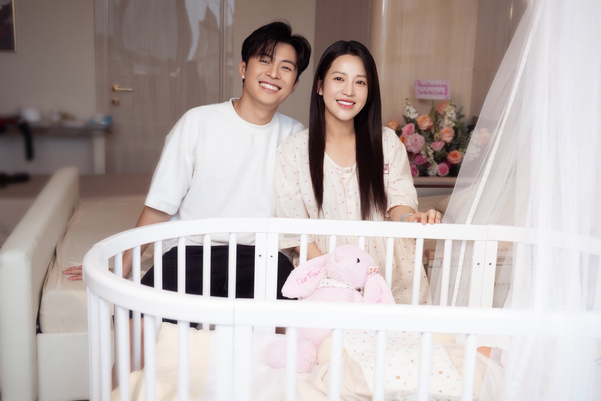Puka hạ sinh con đầu lòng, Gin Tuấn Kiệt xúc động vỡ òa khi lần đầu làm bố 1 Puka chính thức sinh con đầu lòng.