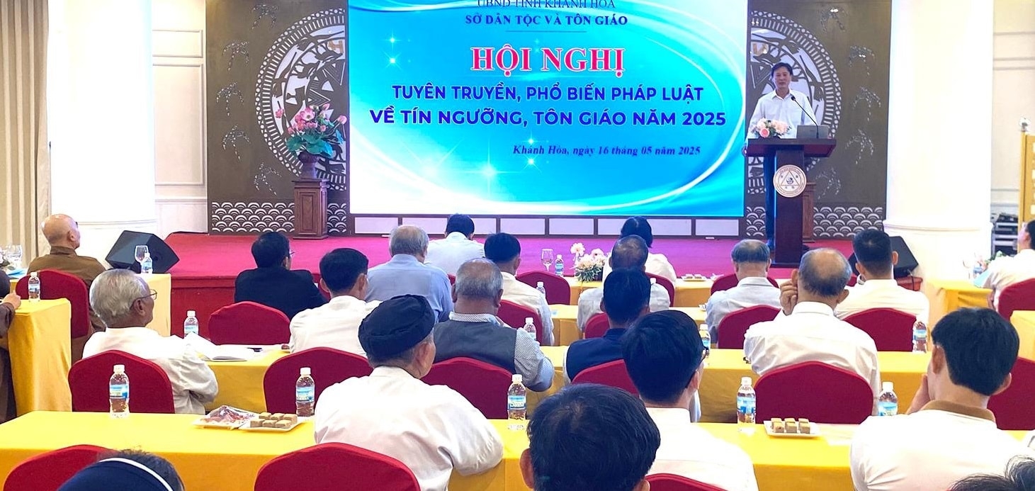 Quang canh Hoi nghi
