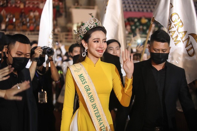 Hoa hậu Thùy Tiên chính thức bị tước danh hiệu "Gương mặt trẻ Việt Nam tiêu biểu" năm 2021 3 Thuỳ Tiên nổi tiếng sau khi đăng quang Hoa hậu Hoà bình Quốc tế 2021