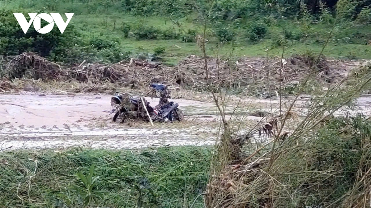 Nghệ An: Lũ quét trong đêm gây thiệt hại nghiêm trọng tại huyện Quế Phong 1 Trận lũ tràn về trong đêm