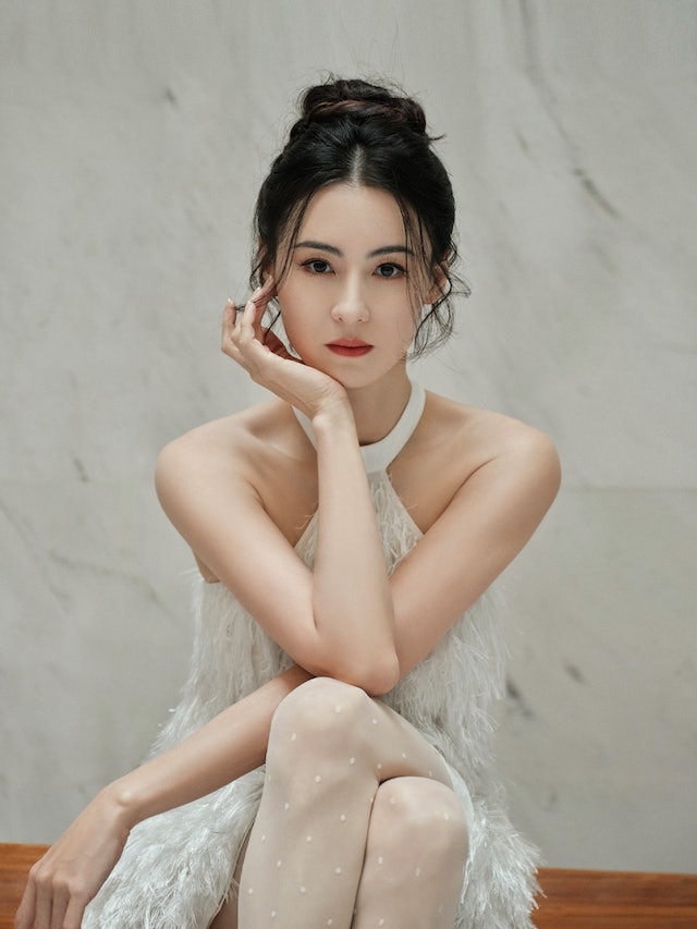 Trương Bá Chi – Hành trình từ “nàng thơ cuối cùng của Hong Kong” đến biểu tượng tiếc nuối của showbiz Hoa ngữ 2 Trương Bá Chi nhiều lần để cảm xúc lấn át lý trí