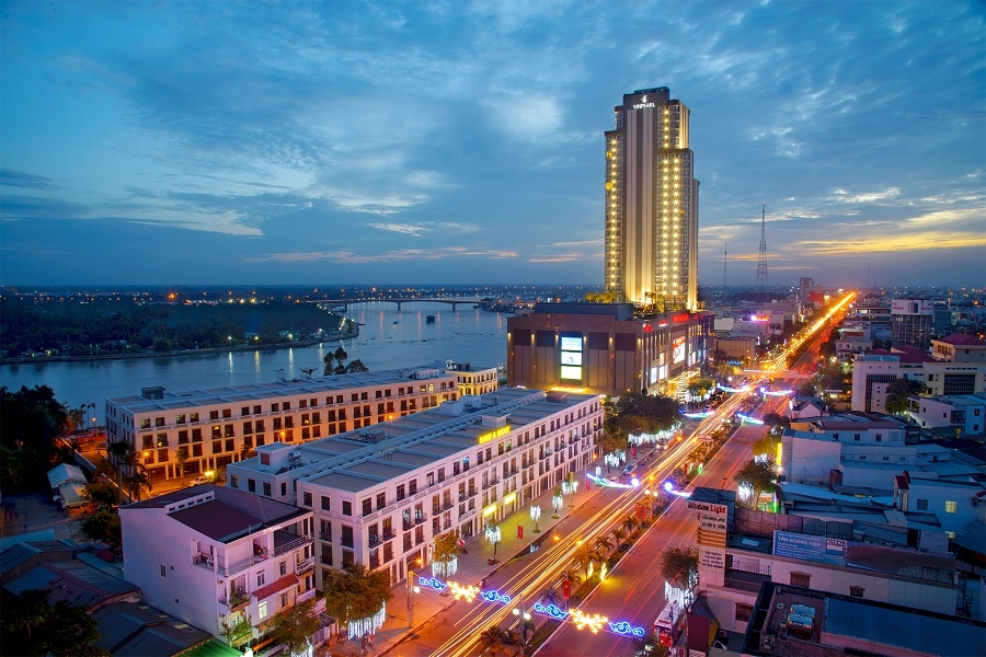 50 năm - Hành trình “vươn mình” của thành phố mang tên Bác 3 Những thành phố vệ tinh bao quanh TP.HCM. Trong đó, phải kể đến TP. Cần Thơ được xem là trung tâm kinh tế - xã hội vùng Đồng bằng Sông Cửu Long