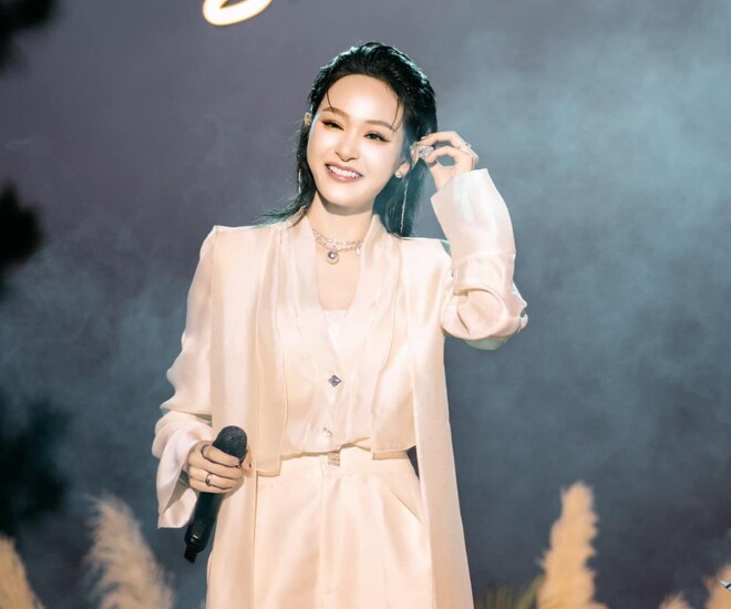 Sau thời gian bị tẩy chay đã đi hát trở lại 