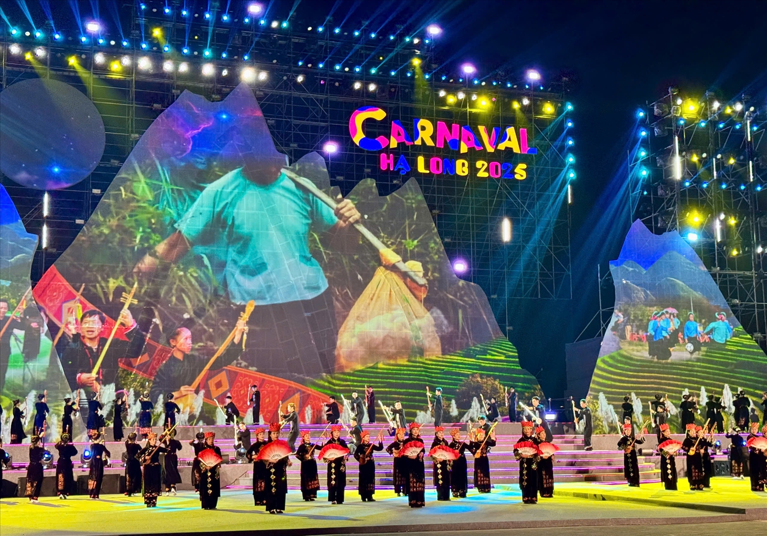 Carnaval la mot trong nhung san pham mang dam thuong hieu du lich Quang Ninh moi dip he 4354566