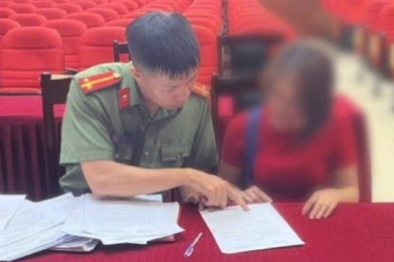 Chi T.T.V.A tai co quan Cong an. 5677