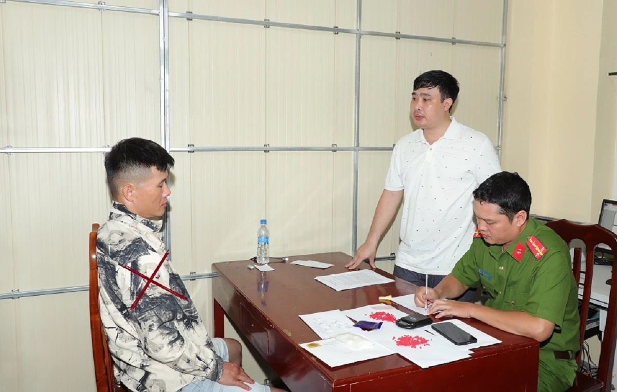 Co quan Cong an lay loi khai doi tuong Phan Tuan Hiep va tang vat vu an. 3545456