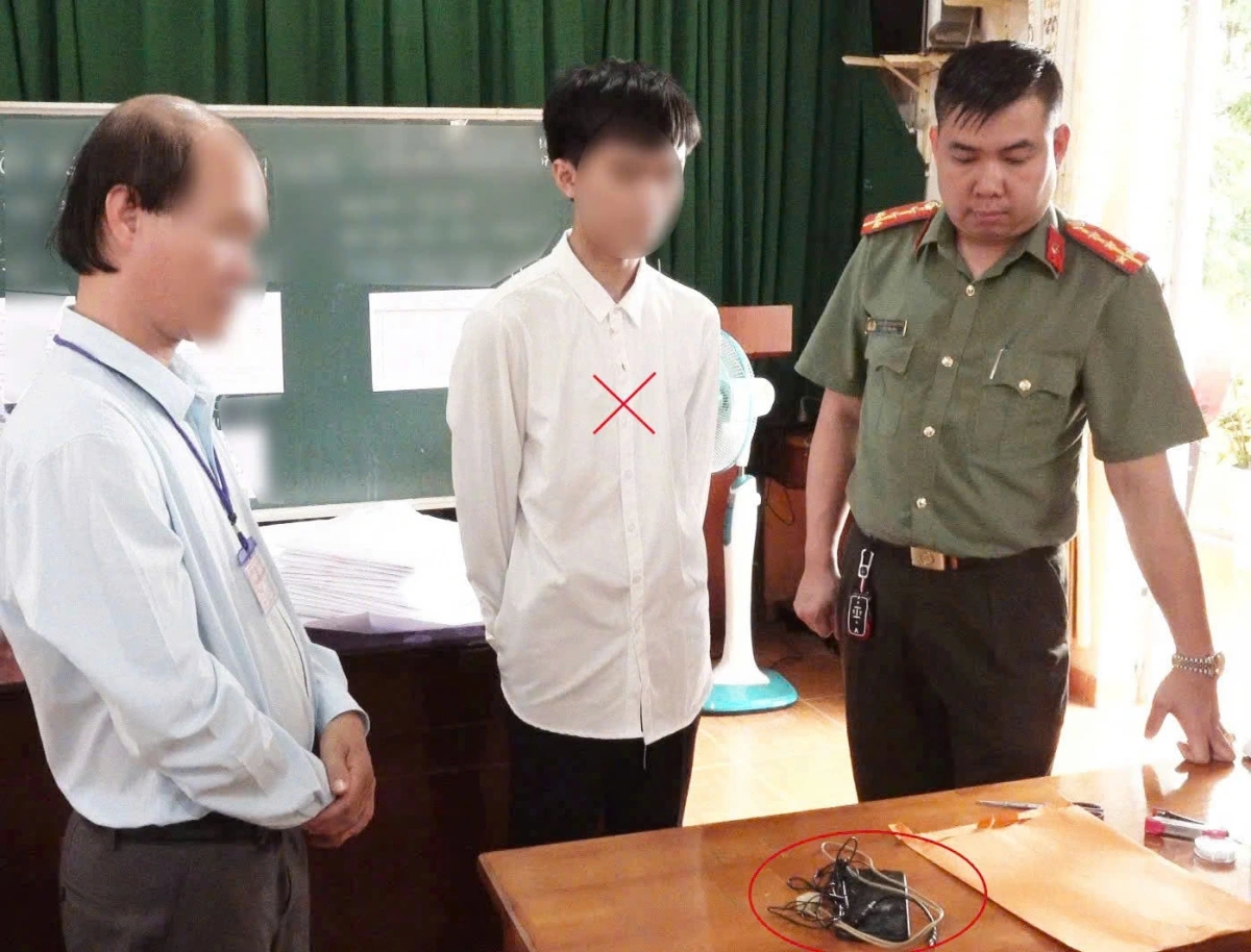 Dùng camera cúc áo tuồn đề thi Ngữ văn ra ngoài, thí sinh bị khởi tố tại Lâm Đồng 3 Cơ quan công an khởi tố vụ án để điều tra theo quy định
