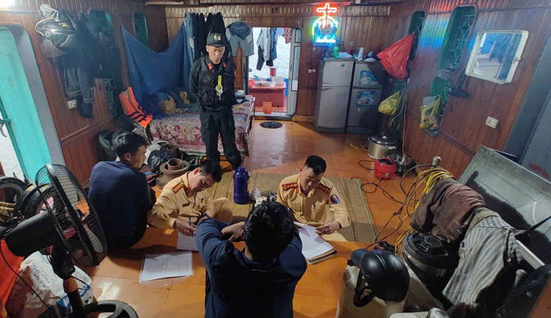 Dau tranh lam ro phuong thuc thu doan cua doi tuong khai thac cat trai phep