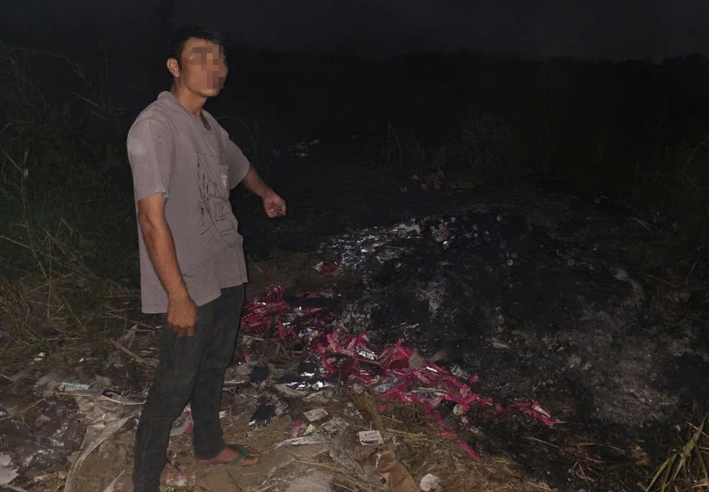 L. chi vi tri anh ta dot thuc pham chuc nang 4566