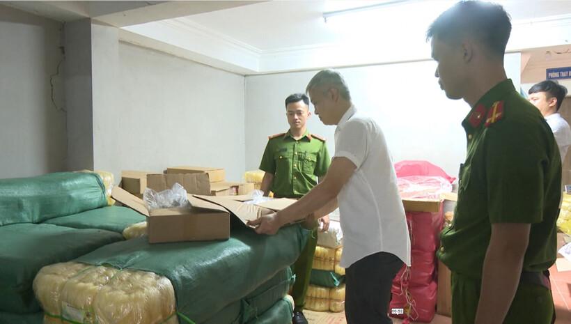 Luc luong chuc nang phat hien hon 2 tan thuc pham nong lanh khong ro nguon goc xuat xu. 345566
