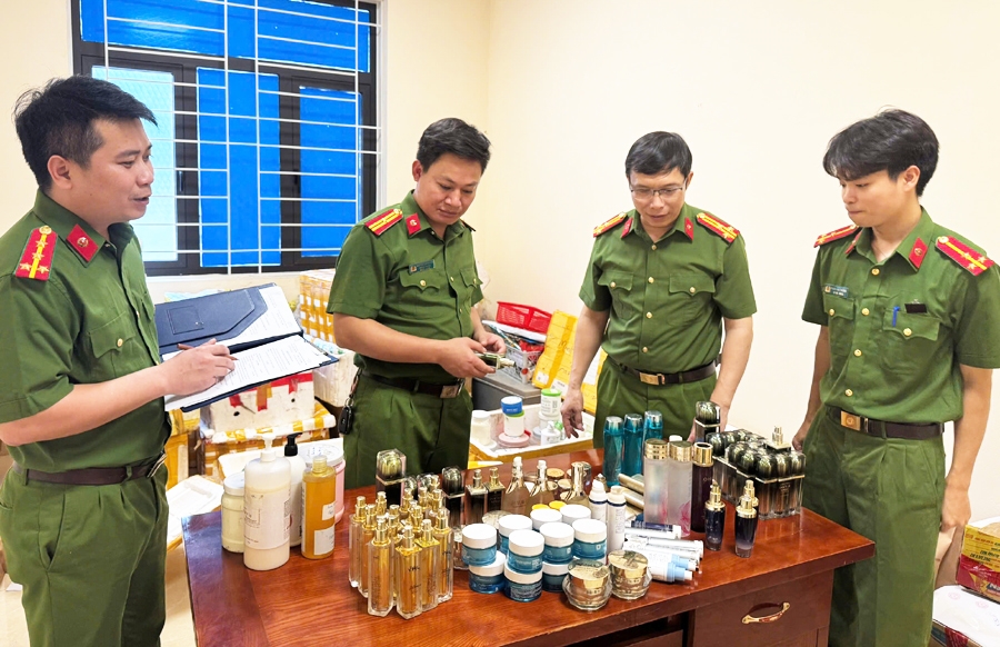 Phong Canh sat Kinh te triet pha duong day san xuat buon ban hang gia la thuc pham chuc nang
