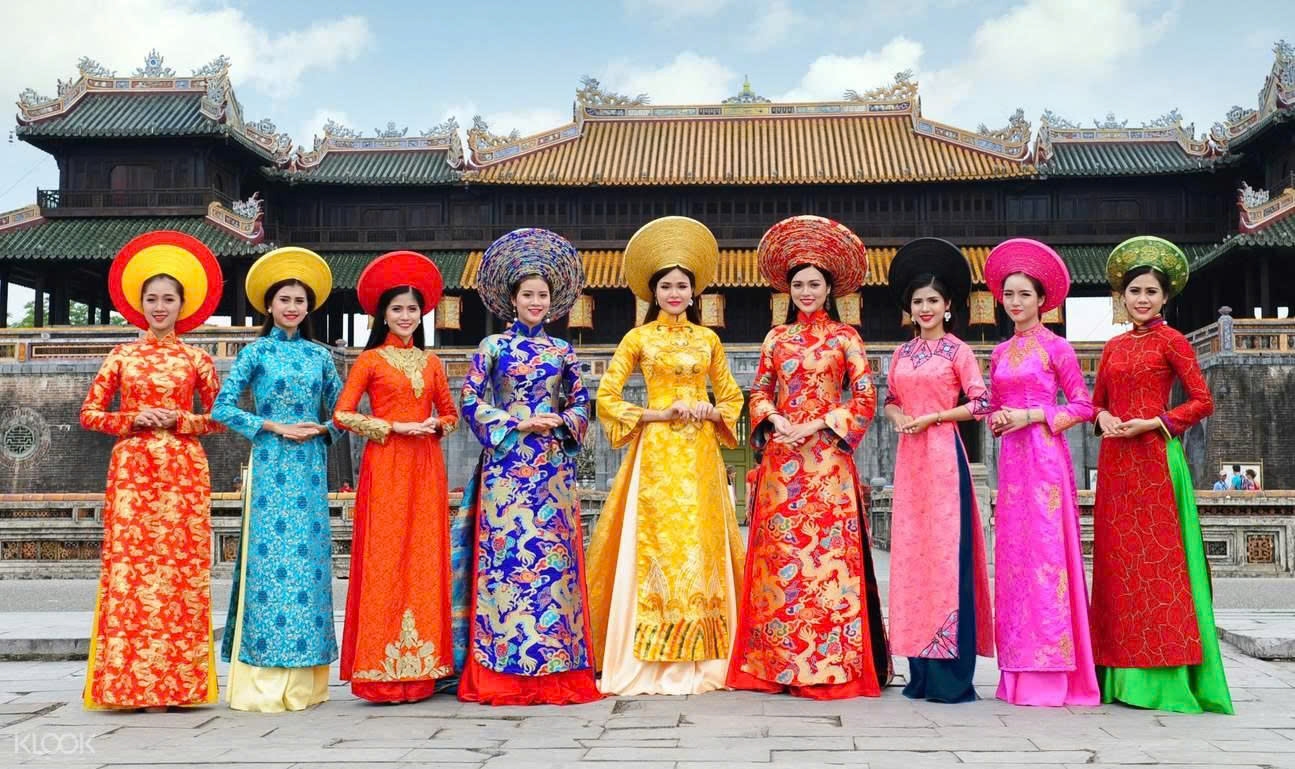 Tuan le Ao dai cong dong Hue Diem nhan van hoa dac sac Festival mua Ha 2025. Anh TL 4566