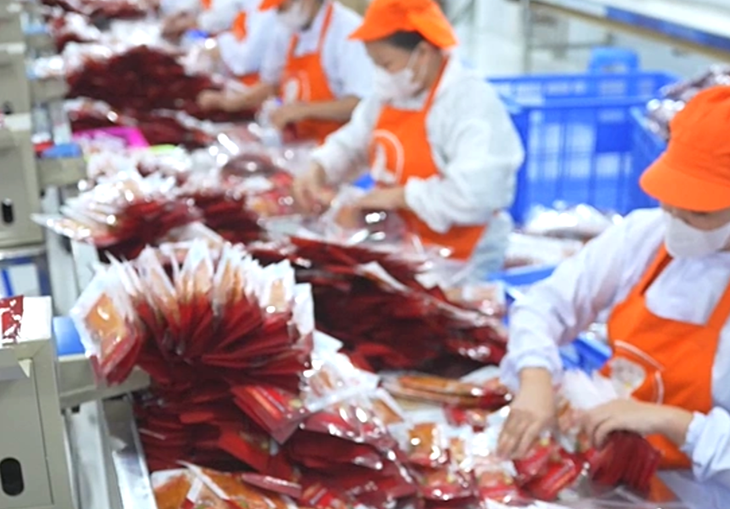 Công ty Ăn Cùng Bà Tuyết chính thức giải thể: Vướng khó khăn kinh doanh, vẫn còn hộ cá thể hoạt động 1 Bên trong nhà máy sản xuất của thương hiệu ăn vặt nổi tiếng mạng xã hội "Ăn Cùng Bà Tuyết" - Ảnh: Ăn Cùng Bà Tuyết